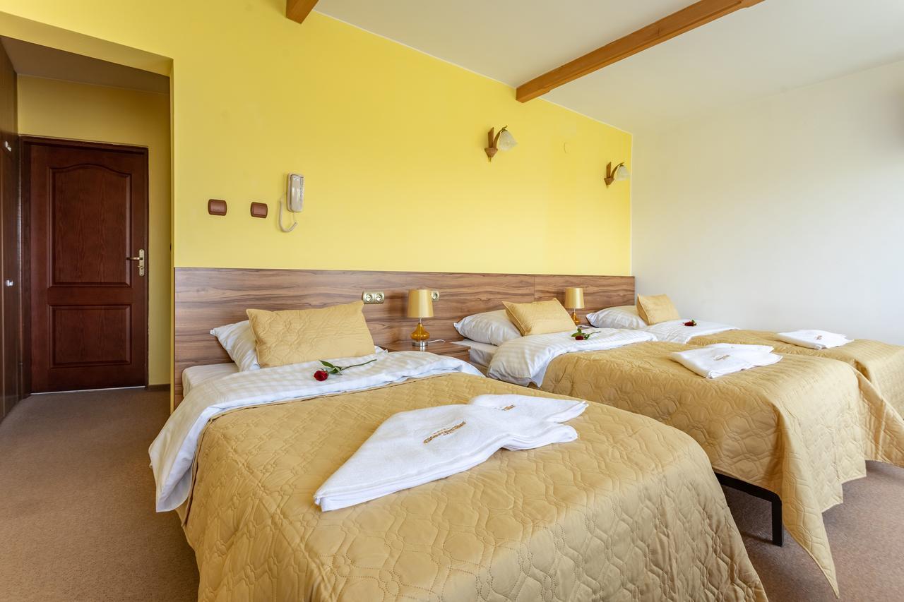 Hotel Goralski Raj Nowy Targ Buitenkant foto