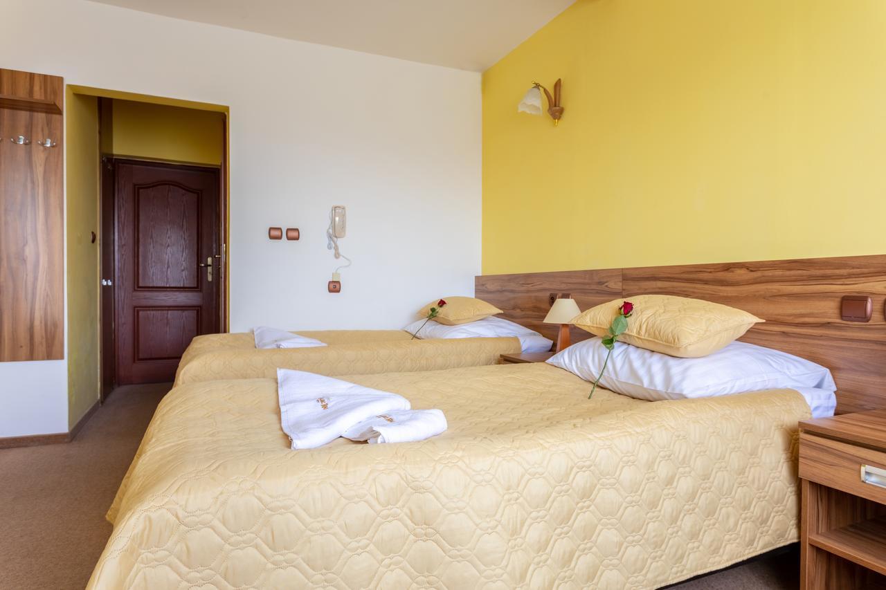 Hotel Goralski Raj Nowy Targ Buitenkant foto