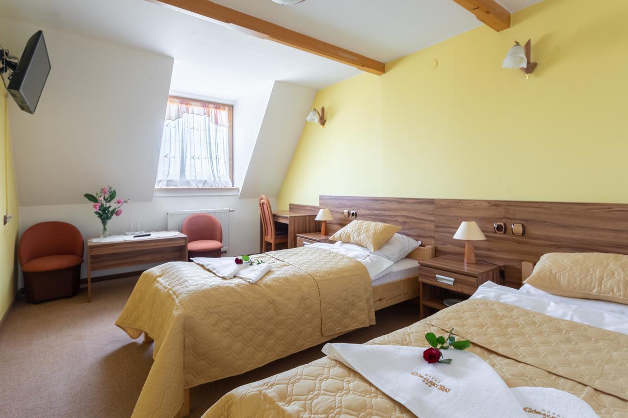 Hotel Goralski Raj Nowy Targ Buitenkant foto