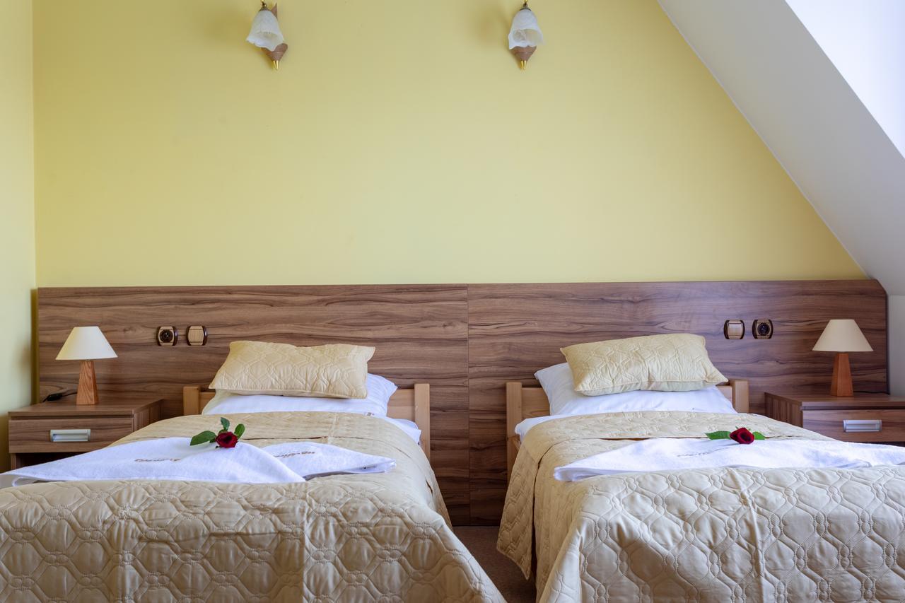 Hotel Goralski Raj Nowy Targ Buitenkant foto
